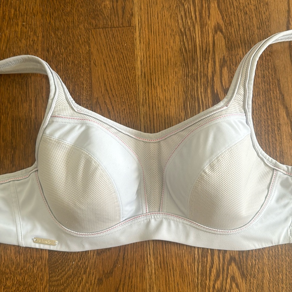 Chantelle High-Support Sports Bra